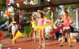 Жители Талицы решили не ждать помощи управляющей компании и начали самостоятельно благоустраивать придомовую территорию