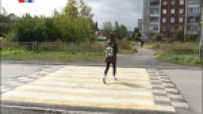 Пешеходные переходы возле школ обустраивают с учётом капризов уральской погоды