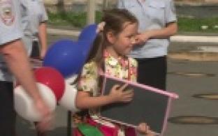 Подарки десяткам дошкольников торжественно вручили в отделении полиции