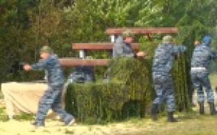 Вместо игры в футбол- спасательные операции, вместо ляпок - марш-броски