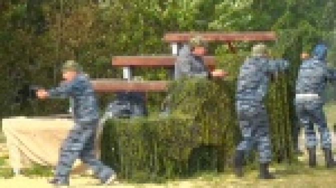 Вместо игры в футбол- спасательные операции, вместо ляпок - марш-броски