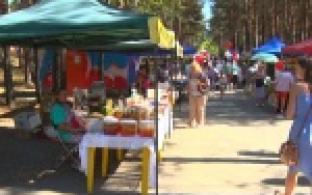 В выходные парк культуры и отдыха превратился в настоящую сельхоз ярмарку - в городе впервые состоялся праздник урожая