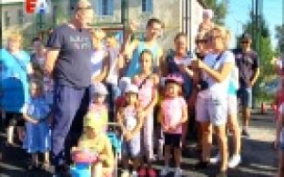 Запустить в небо воздушного змея или обогнать всех на велосипеде - выбирали участники необычных соревнований