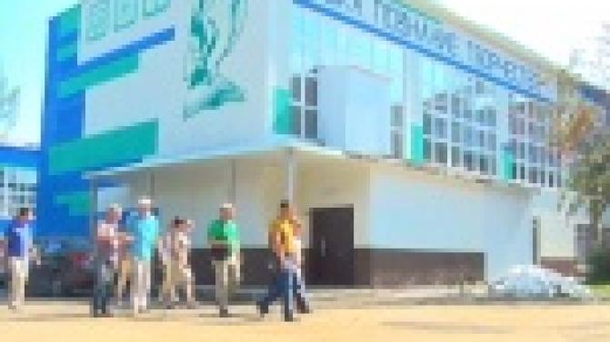 До 1 сентября еще две недели, а в некоторых школах уже аншлаг