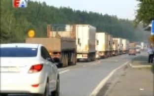 Первоуральцы, которые в предстоящие выходные соберутся ехать в Екатеринбург, встанут в гигантской пробке