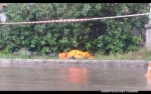 В канализационном люке на улице Чкалова обнаружены тела двух рабочих