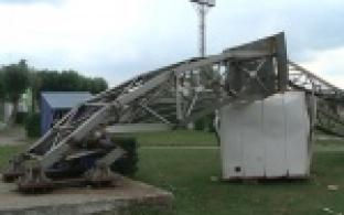 Шквалистый ветер, молнии и град размером с грецкий орех