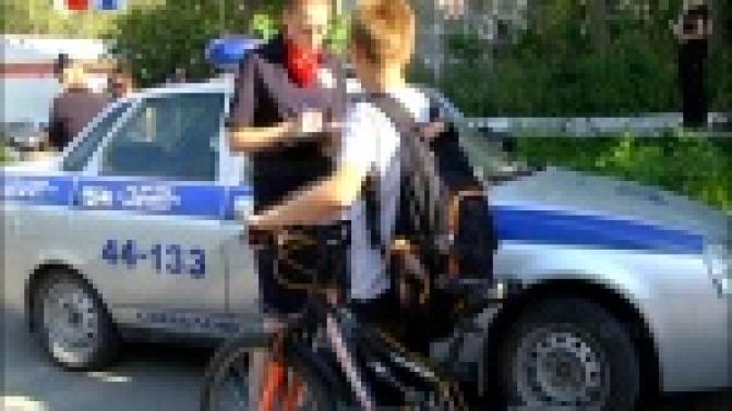Автоинспекторы напомнили юным первоуральцам о правилах доорожного движения