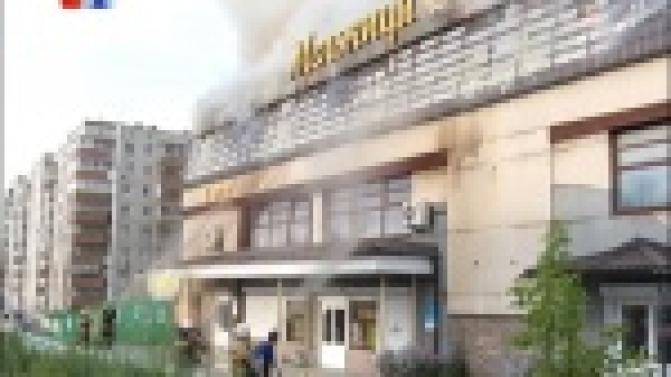 Свадебному застолью помешал крупный пожар в первоуральском кафе