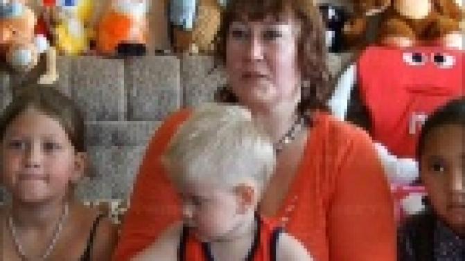 Трёхлетний Даниил спустя несколько месяцев пребывания в новой семье пошёл на поправку