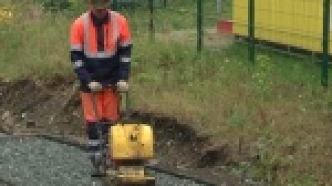 Возле одного из дошкольных учреждений на Бульваре Юности начали  делать асфальтированные ступеньки