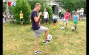 Турнир по мини-футболу и мастер-класс по фристайлу организовали для жителей Вересовки