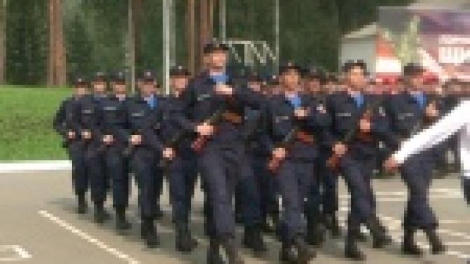 Более 70-ти призывников воинской части в поселке Горный щит присягнули на верность Родине