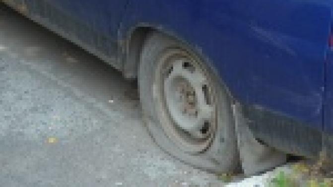 Проткнули колеса в ответ на замечания