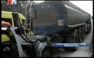 Один человек погиб и ещё двое пострадали в результате аварии на автодороге "Екатеринбург-Пермь"