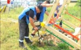 Детям в поселке Самстрой помогли организовать полезный досуг, а спортивные занятия сделали доступнее