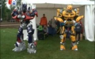 День металлурга жители Магнитки отметили в компании роботов и музыкантов