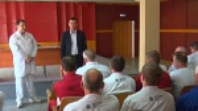 В преддверии профессиионального праздника лучших сотрудников Новотрубного завода наградили благодарственными письмами и почетными грамотами