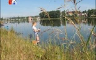 "Ловись рыбка, и большая и маленькая."