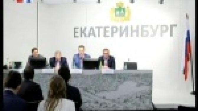 Стенды "ИННОПРОМа" посетил глава Администрации Первоуральска