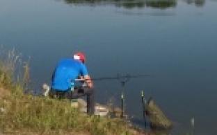 На Нижнем пруду горожане выясняли, кто лучший в донной рыбалке