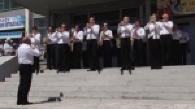 Музыканты духового оркестра "Серебряные трубы" неустанно репетируют