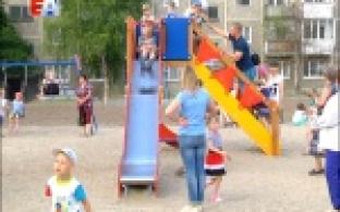 Уютная и современная площадка появилась в одном из дворов Новоуткинска