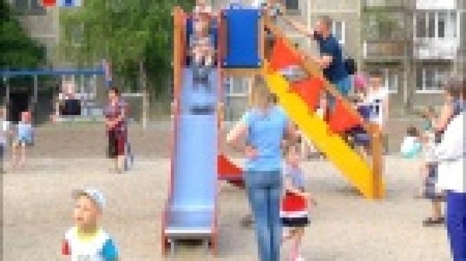 Уютная и современная площадка появилась в одном из дворов Новоуткинска