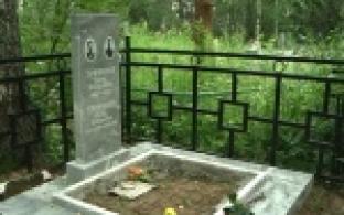 Над реставрацией одного памятника на городском кладбище трудились сразу три организации