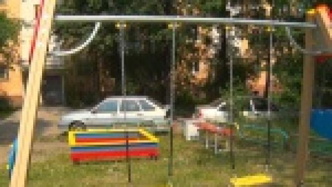 На одну детскую площадку в городе стало больше