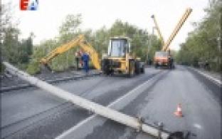 В Первоуральске проверят все старые опоры освещения