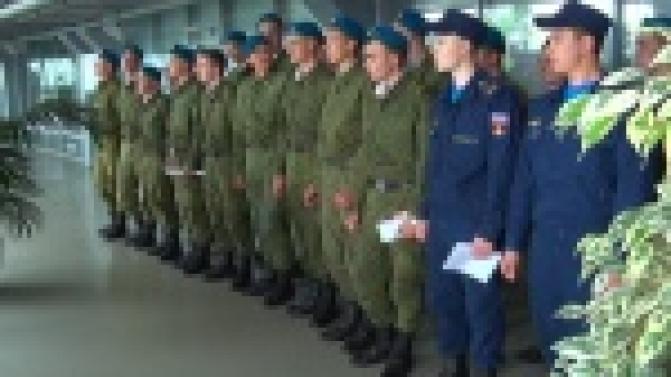 На Новотрубном торжественно встречали будущих белых металлургов, которые закончили службу в подшефной воинской части