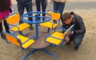 Чиновники сегодня хотели устроить приёмку благоустроенных дворов, но не вышло