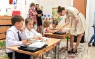 Возможно в будущем эти юные инженеры смогут собрать настоящий самолет, а пока тренируется на конструкторах Lego