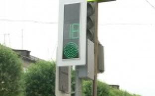 В Первоуральске продолжается установка новых светофоров