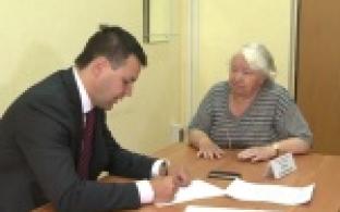 С житейскими проблемами к главе администрации Алексею Дронову обратились ветераны Новотрубного завода