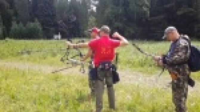 Более полусотни жителей разных городов России оказались в лесной чаще под Первоуральском