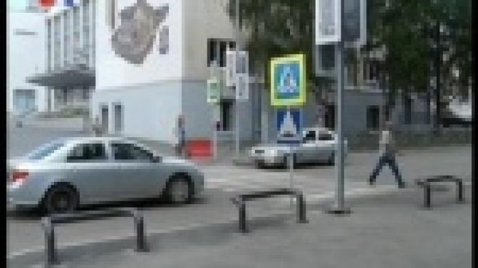 Автомобильное движение у дворца культуры ПНТЗ упорядочили