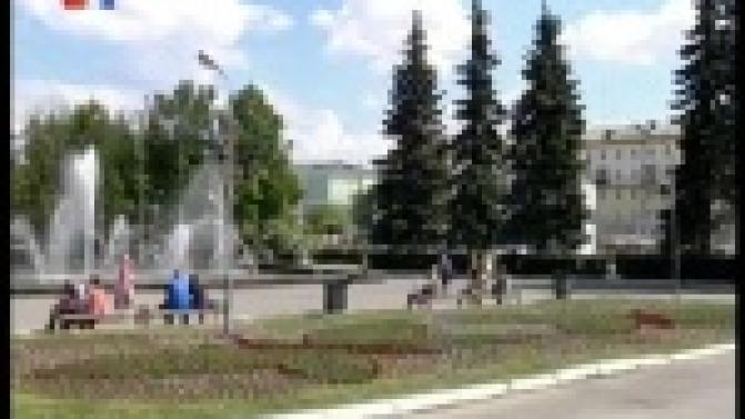 Гигантские бабочки запорхали в центре Первоуральска