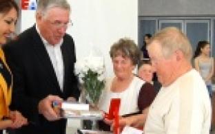 Почётные награды вручили первоуральским семьям