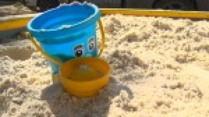 Детские площадки готовят к лету