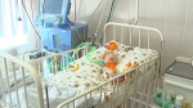 Порядка полутора миллиона рублей необходимо семье Куриловых, чтобы их годовалая дочка смогла жить не в палате реанимации, а дома