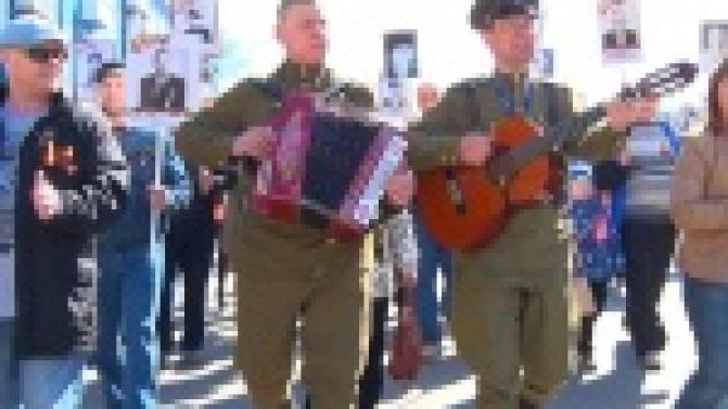 Тысячи жителей Первоуральска собрались, чтобы поздравить ветеранов и почтить память тех, кто не вернулся с Великой Отечественной