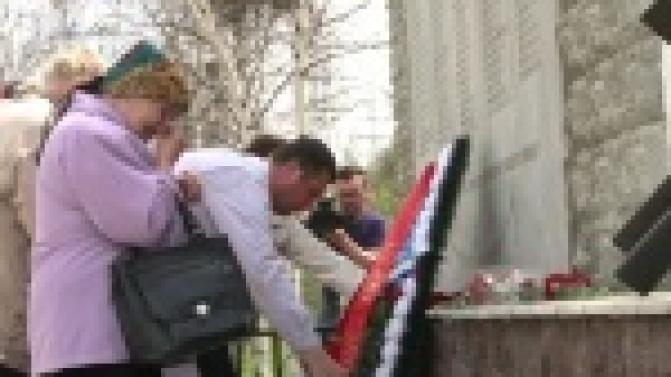 У мемориала воинам-старотрубникам собрались бывшие работники завода, представители общественных организаций и руководители предприятия