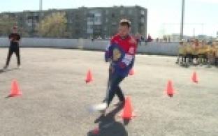 Лучший нападающий хоккейной команды "Автомобилист" провел тренировку с юными спортсменами Первоуральска