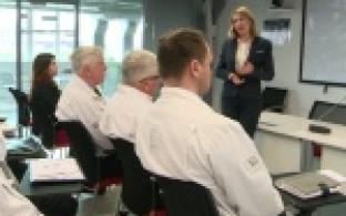 Заместитель председателя Законодательного собрания Елена Чечунова посетила ПНТЗ