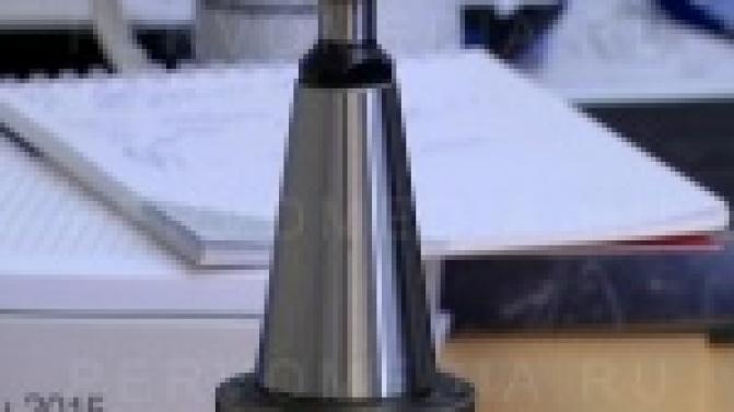 Вытачивают детали и оттачивают мастерство