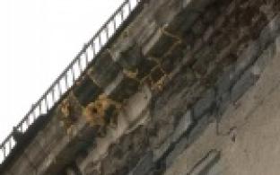 Сюрприз за сюрпризом преподносит людям старое здание по адресу Ватутина 28