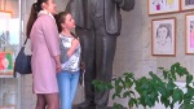 Дети новотрубников рисовали портреты родных людей