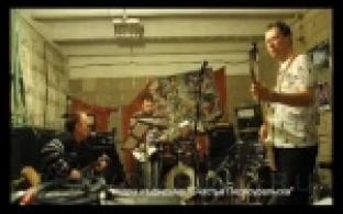 Сотрудники полиции, врачи скорой помощи и актёры драмтеатра стали героями документального фильма о горожанах.